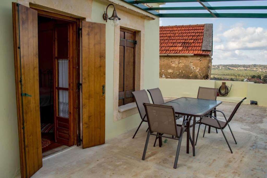 Traditional House In Fres Karés